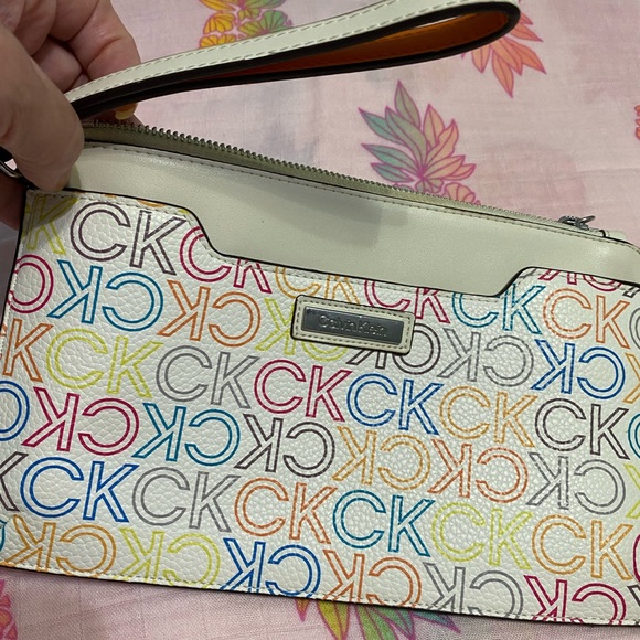CK Calvin Klein Wristlet Wallet White Rainbow CK Logo Pattern - NWOT💚 - Picture 4 of 5
